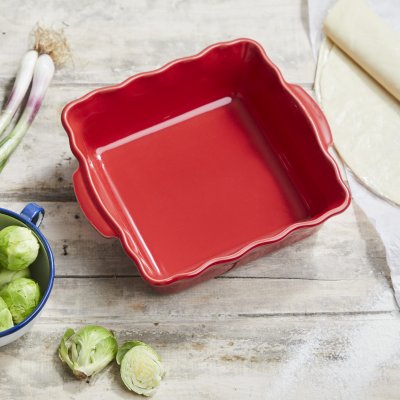 Fuente Cuadrada Roja 23cm