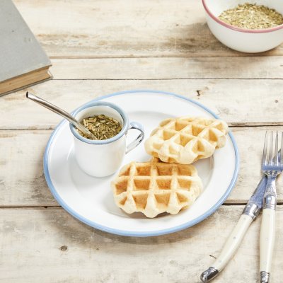 Mate Blanco borde celeste 6cm